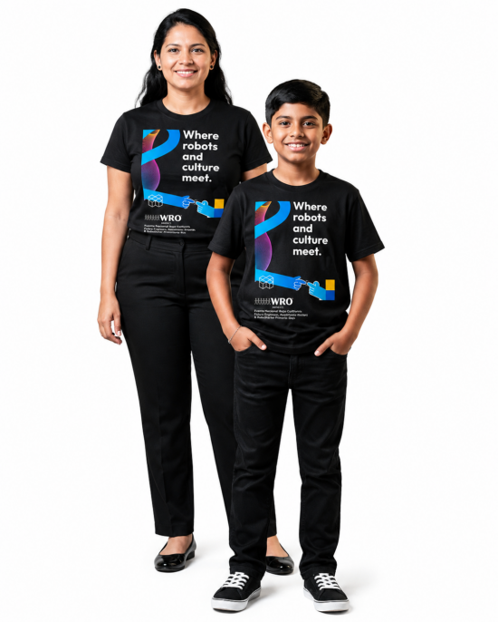 Mamá e hijo con playera negra Where Robots and Culture Meet del WRO México 2026 Evento Nacional Baja California